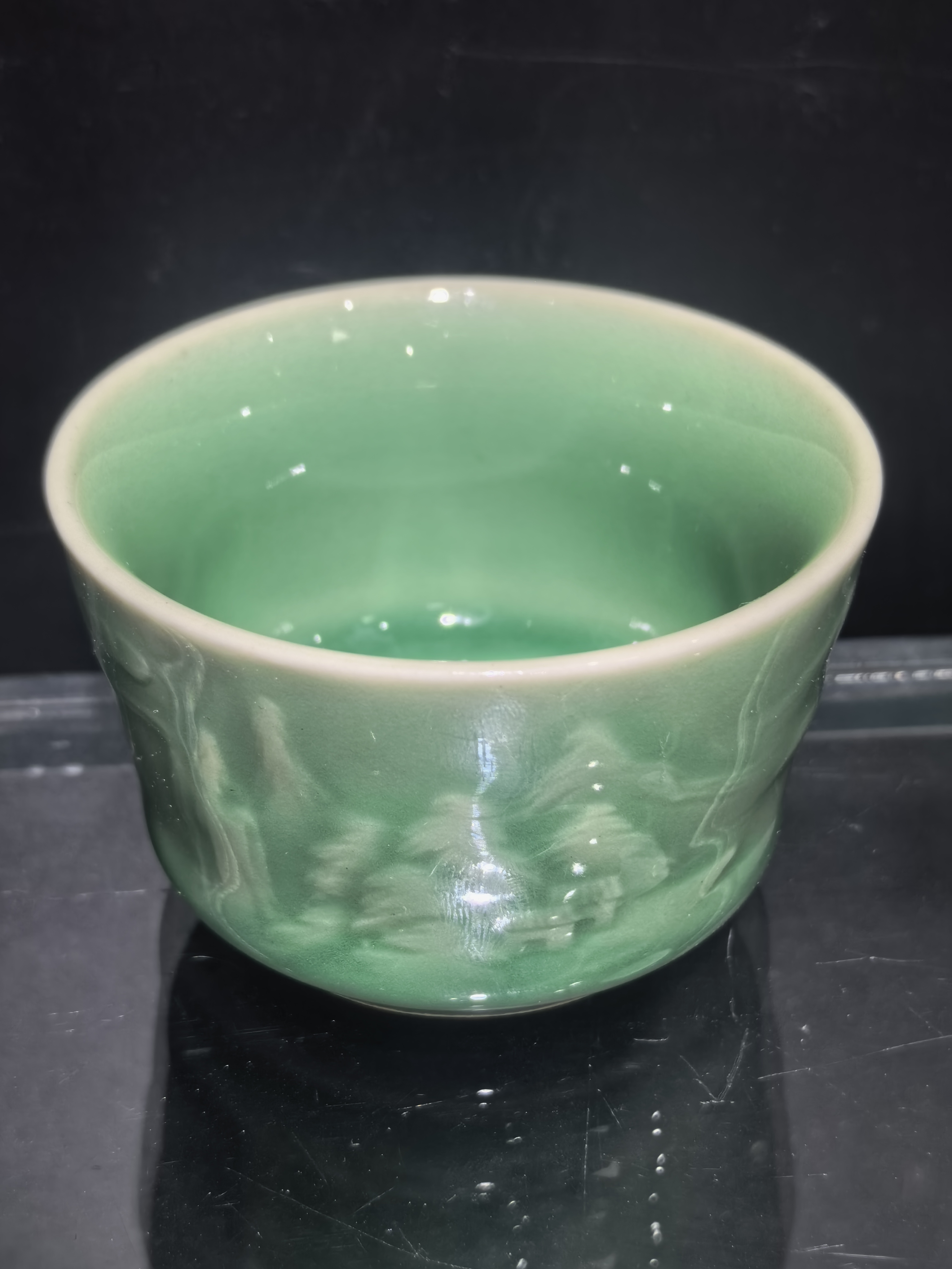 直口束腰杯：高4、口径6.2厘米，容量75毫升