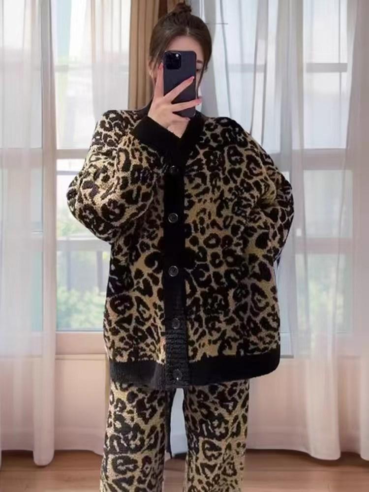 LAK-A1381高级法式半边绒V领豹纹家居服