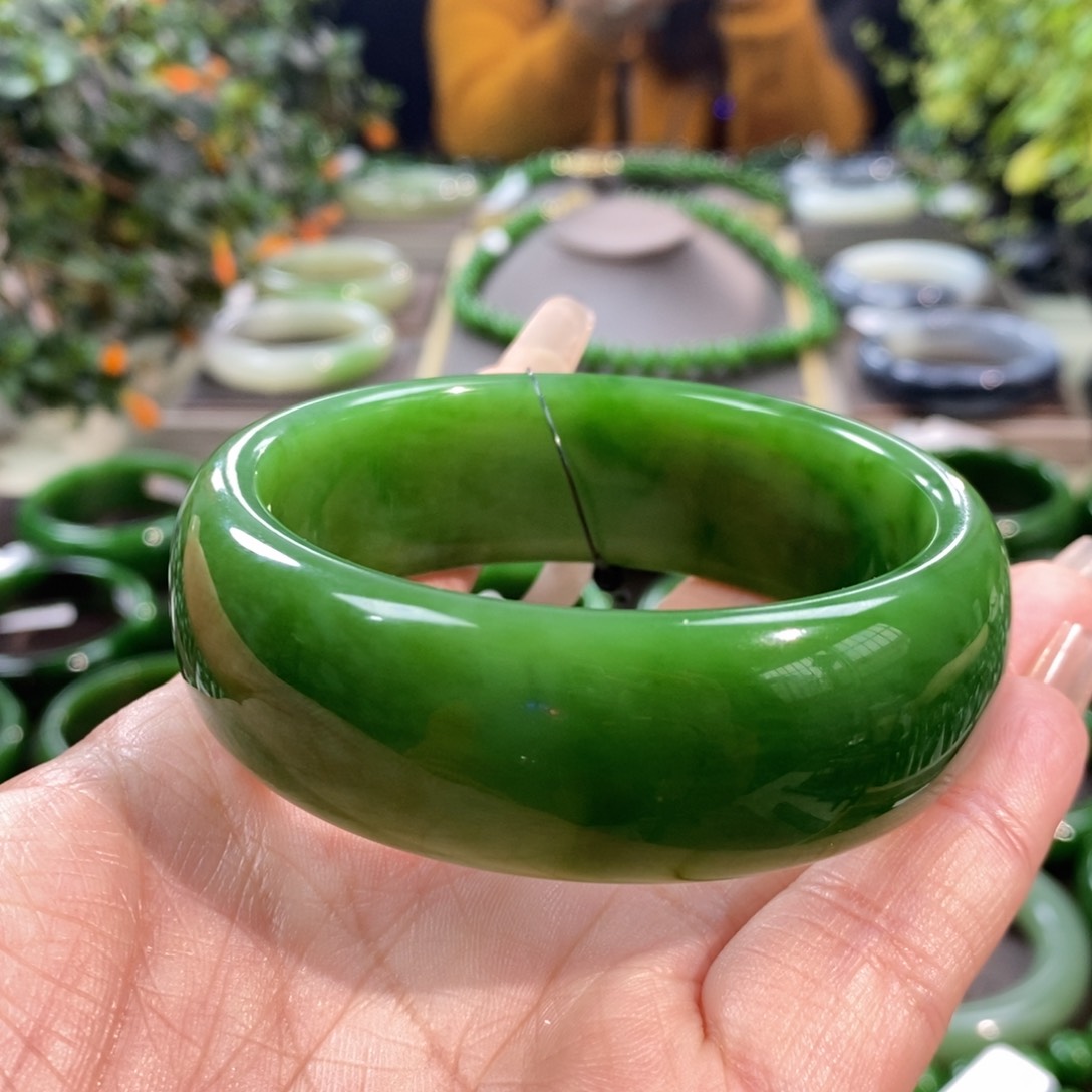 和田玉（碧玉）手镯未镶嵌