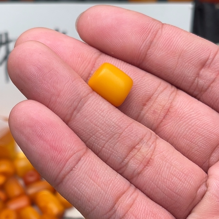 溪***某琥珀未镶嵌裸石蜜蜡马蹄