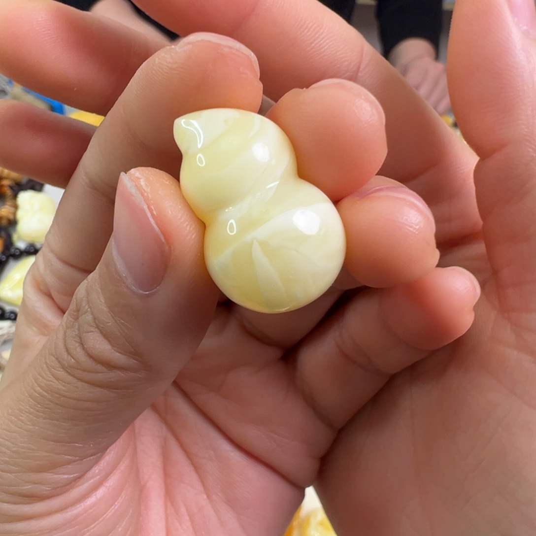 蜜蜡裸石未镶嵌蜜蜡