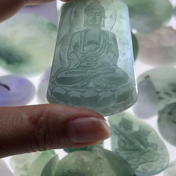 翡翠吊坠(赠链)未镶嵌生肖守护神大日如来