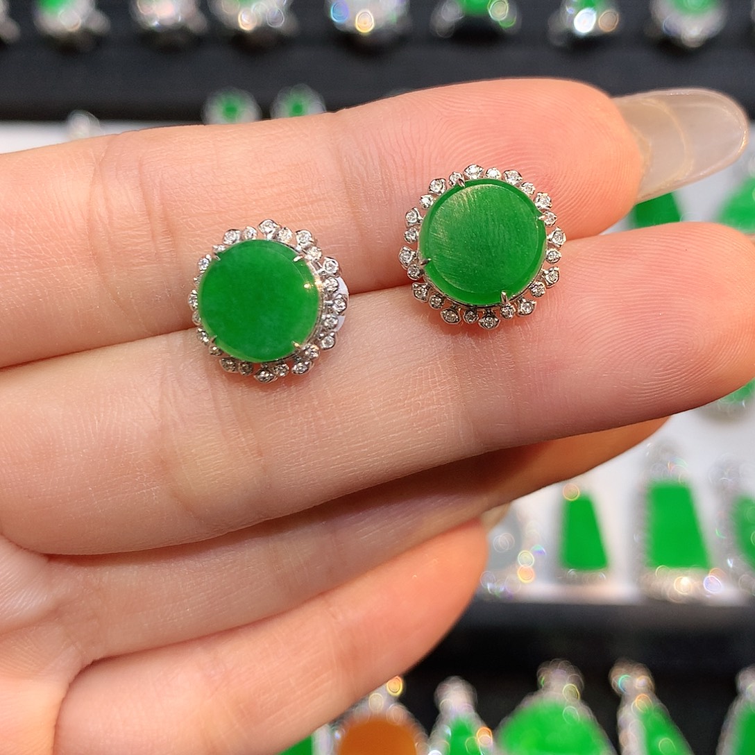 青***青18K金镶嵌翡翠耳饰