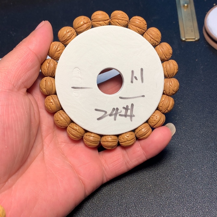 桃核手串24号健健康康了