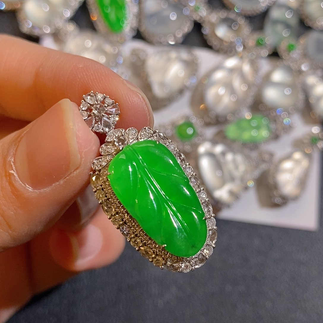 翡翠颈饰18K金镶嵌天然缅甸A货翡翠