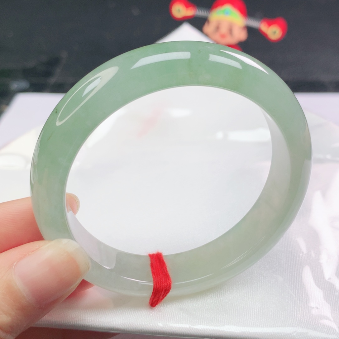 翡翠未镶嵌手镯正