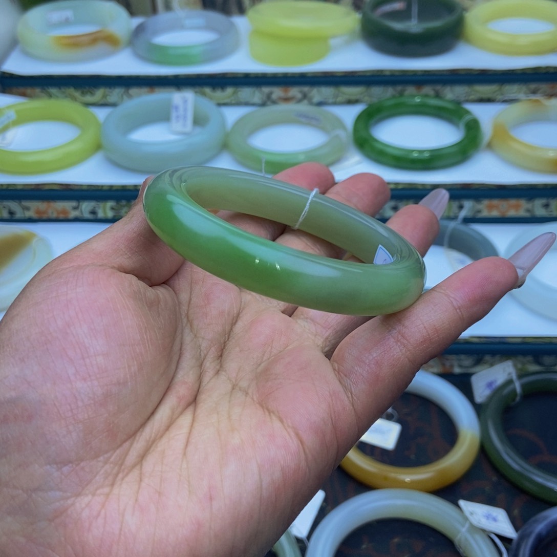 和田玉翠青手镯未镶嵌