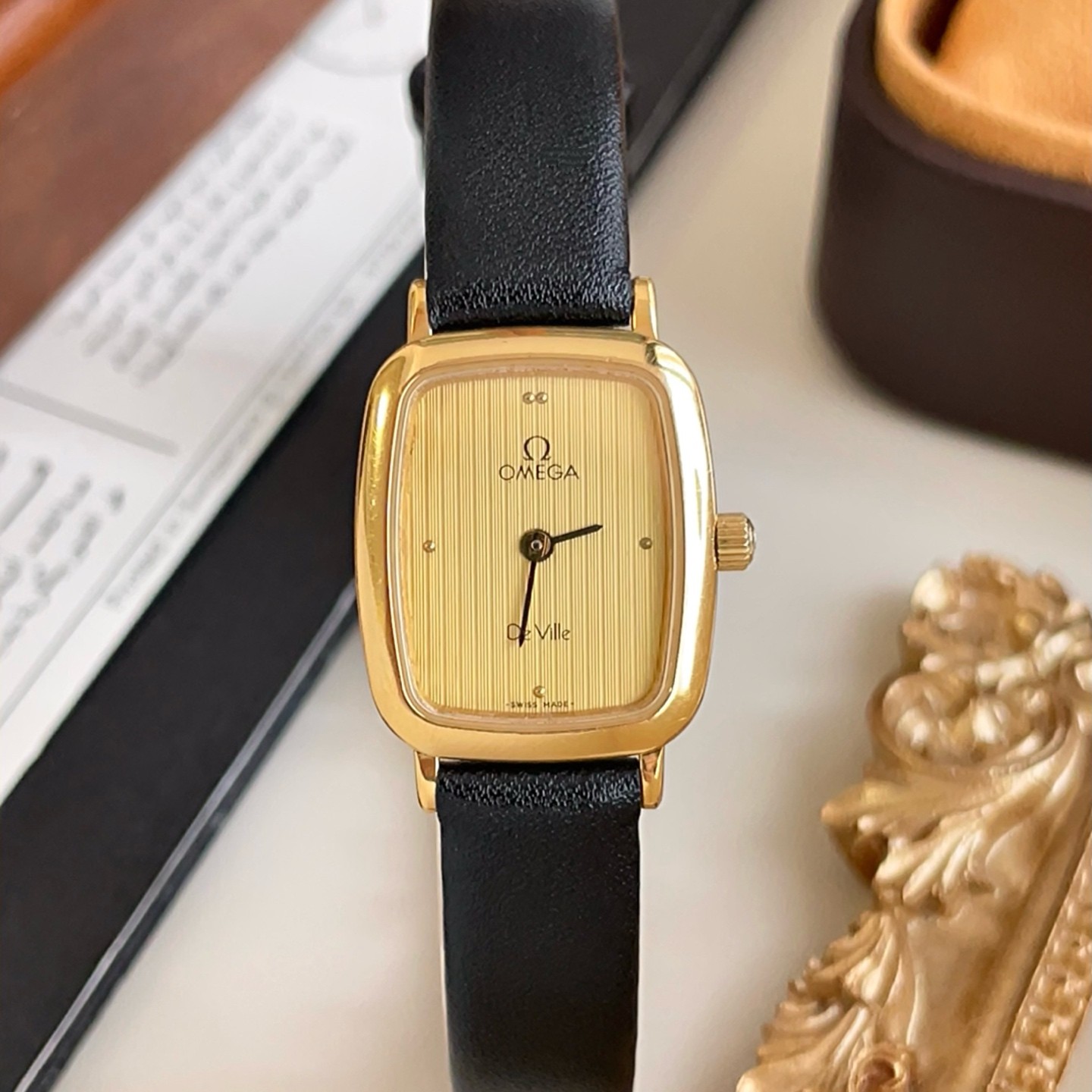 95新 Omega/欧米茄 优雅金浴缸·高奢圆钉刻度·石英腕表