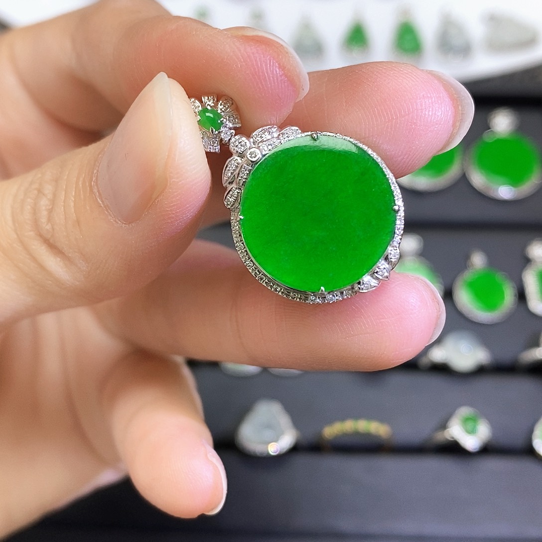 翡翠18K金镶嵌吊坠(不含链)