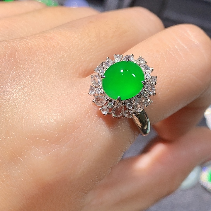 翡翠18K金镶嵌戒指