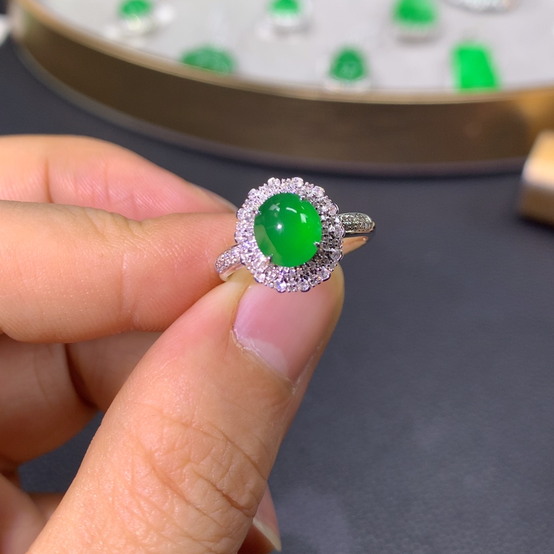 翡翠戒指18K金镶嵌翡翠