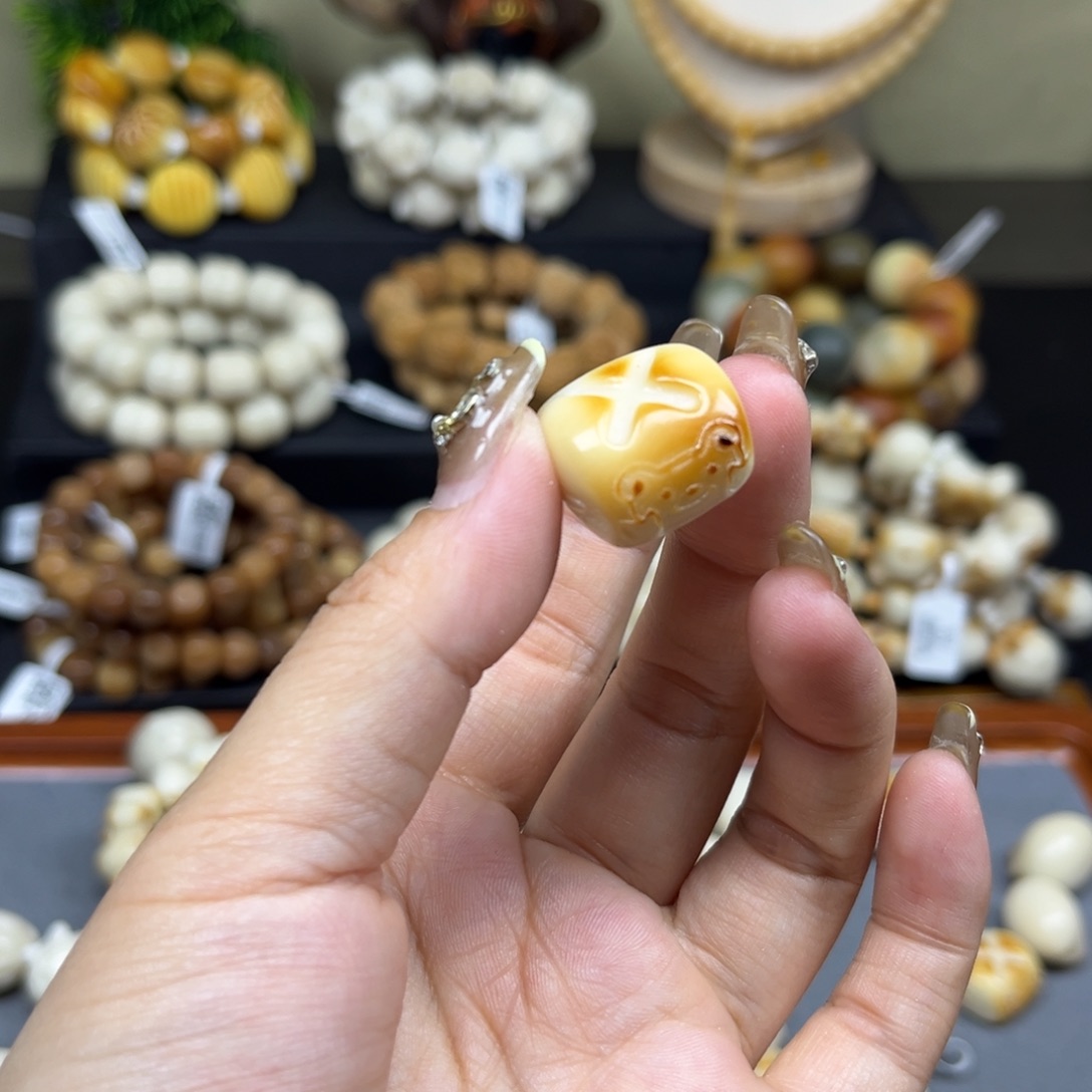 菩提根/象牙果吊坠1.19.133炭烤发1