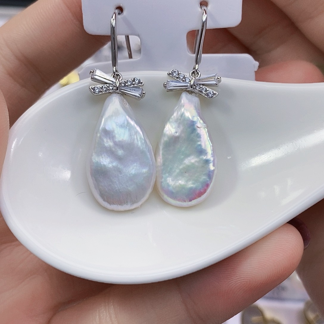 淡水珍珠炫彩巴耳饰银S925镶嵌