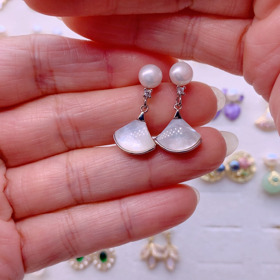 淡水珍珠耳饰合金