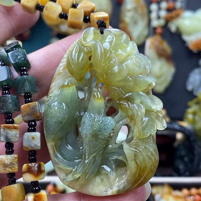【闪购商品】蛇纹石玉吊坠未镶嵌