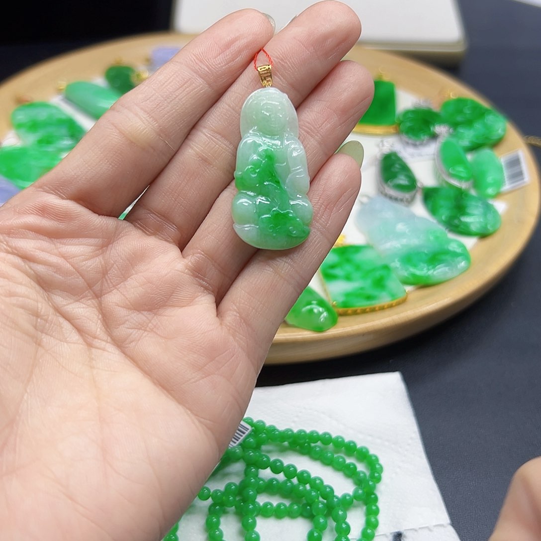 翡翠颈饰18K金镶嵌天然缅料A货一件