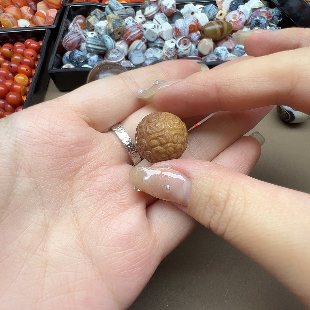 莉***酱合金玛瑙/玉髓珠宝半成品