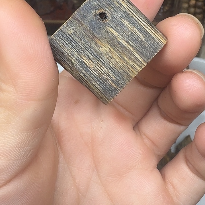 小***生沉香碎屑沉香3.7克