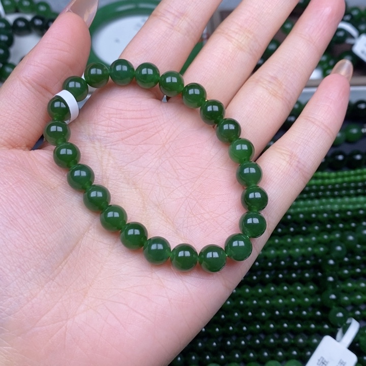 未镶嵌手串和田玉（碧玉）岁**年8