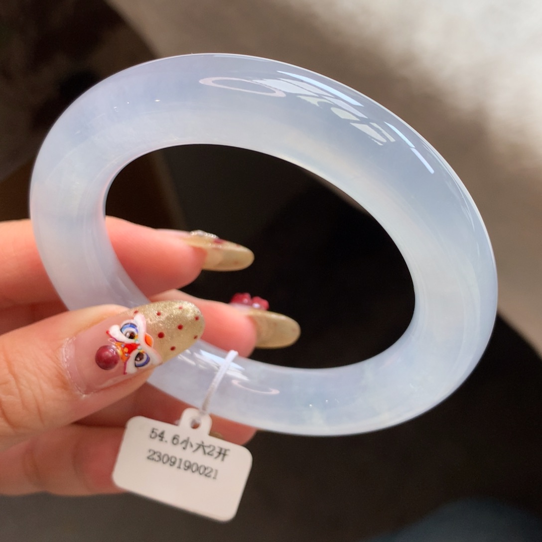 翡翠手镯未镶嵌54.6白月光圆条（具体预算咨询客服）