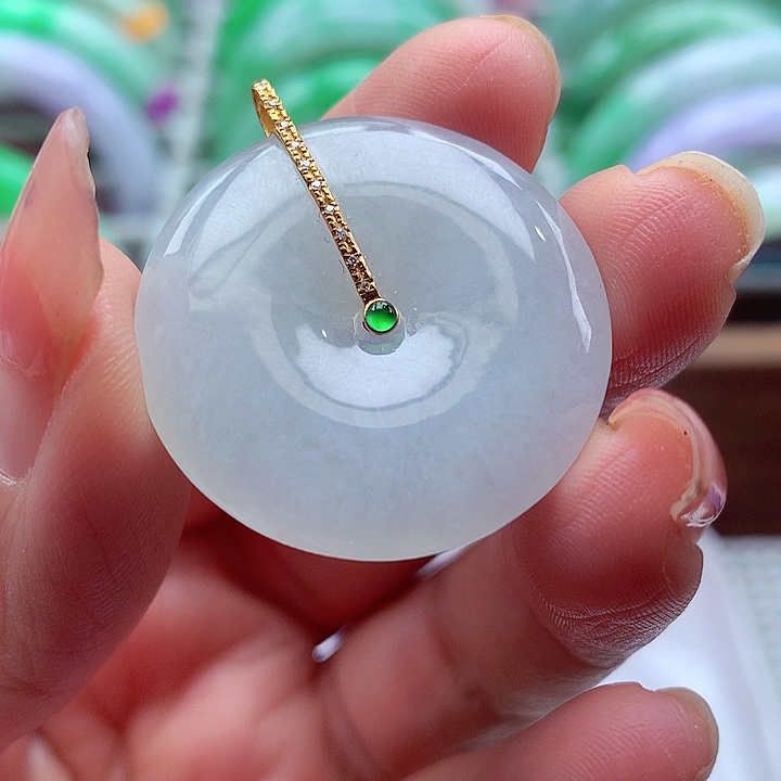 翡翠颈饰18K金镶嵌翡翠