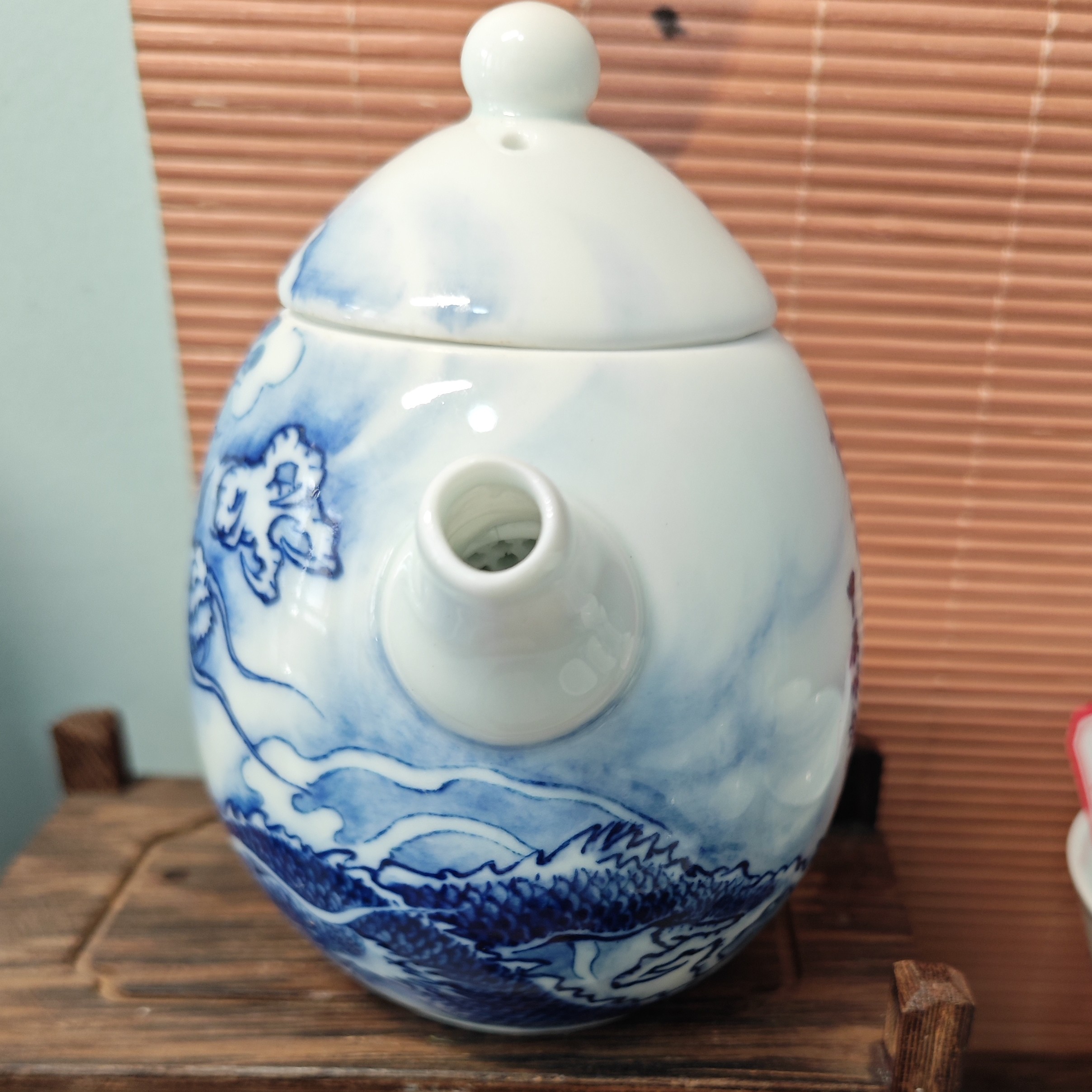 A23景德镇手绘青花祥龙缠雾功夫茶壶