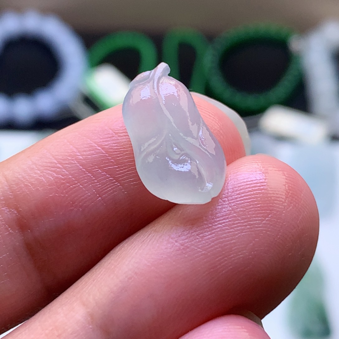 定制翡翠未镶嵌玉兰花