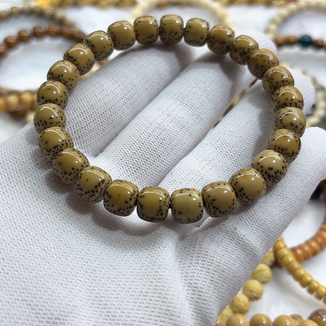 星月菩提吊坠侧留白