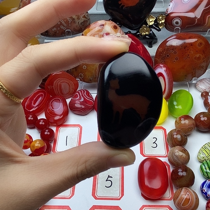 玛瑙/玉髓未镶嵌珠宝奇石