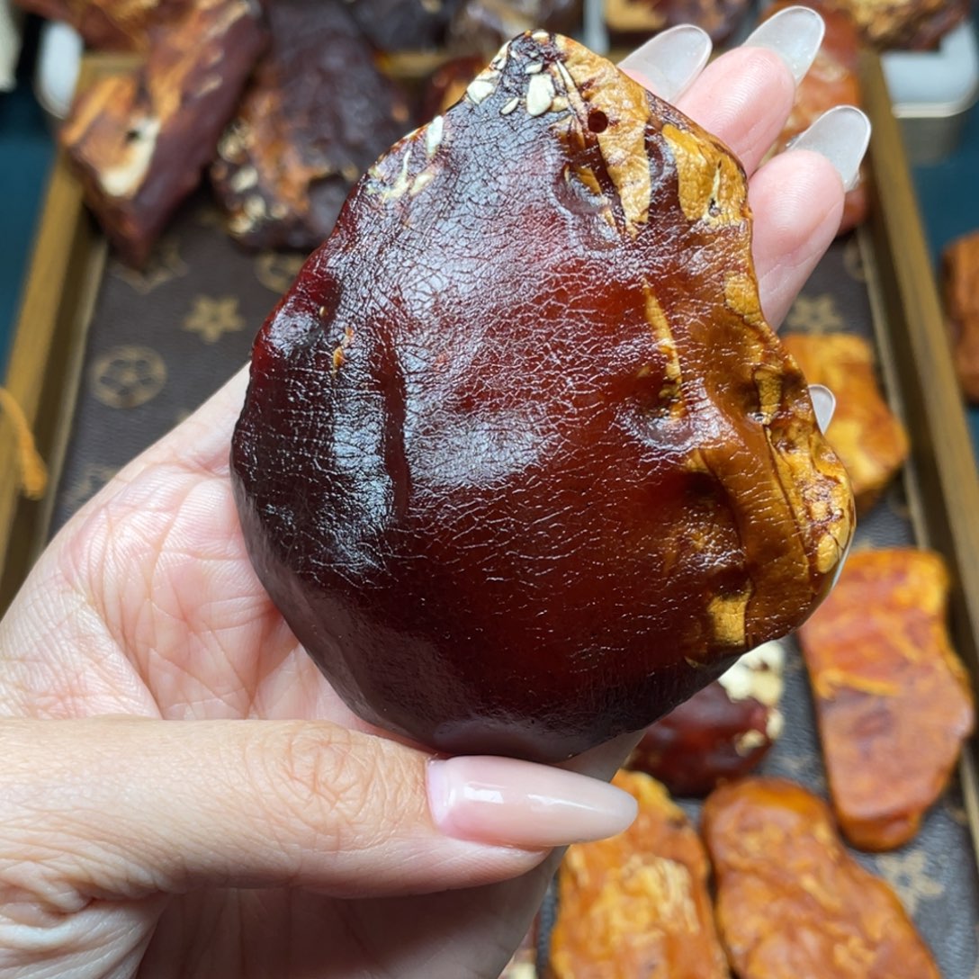 琥珀未镶嵌珠宝奇石