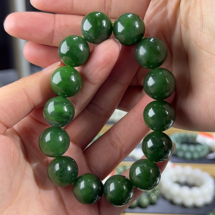 和田玉手串未镶嵌俄罗斯碧玉阳绿卡16圆珠微瑕