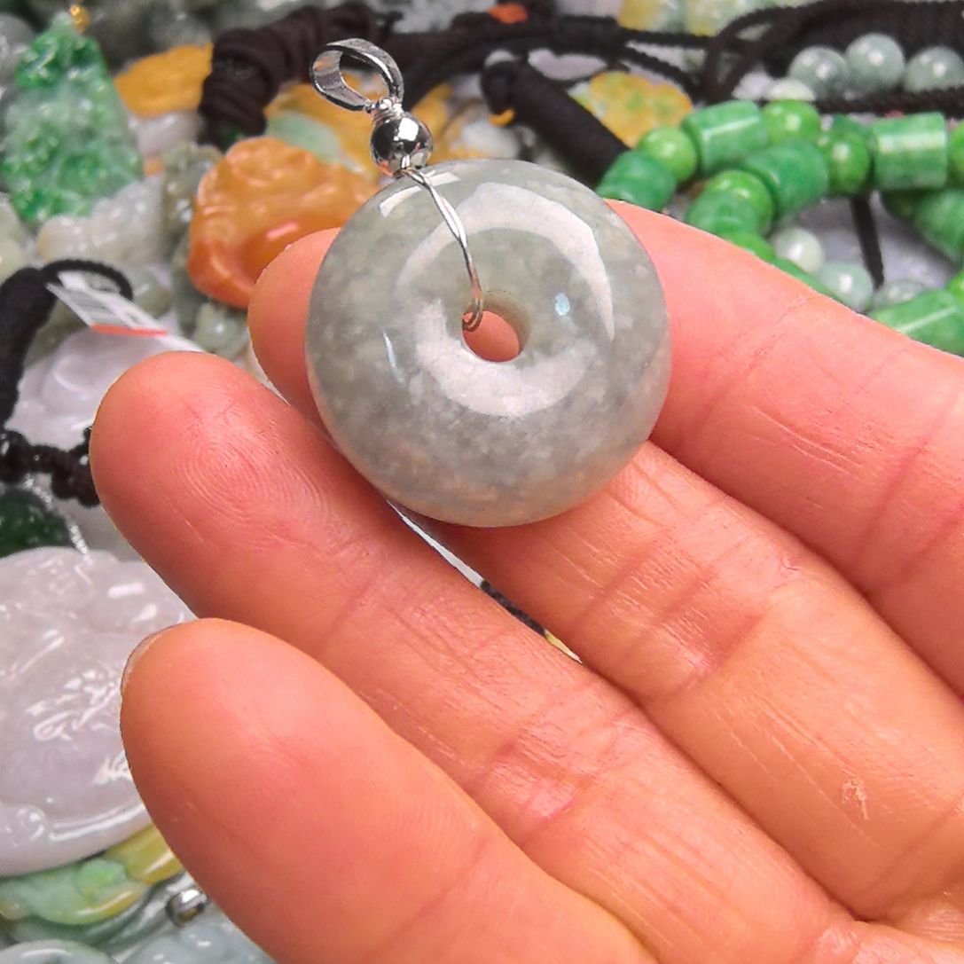 翡翠颈饰未镶嵌吊坠