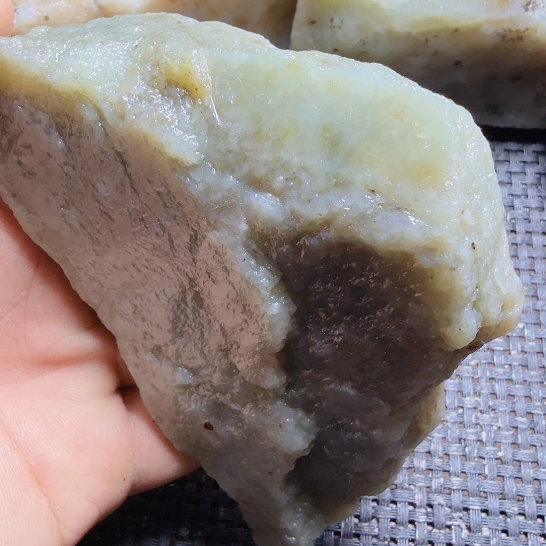 和田玉（糖玉）未镶嵌珠宝半成品
