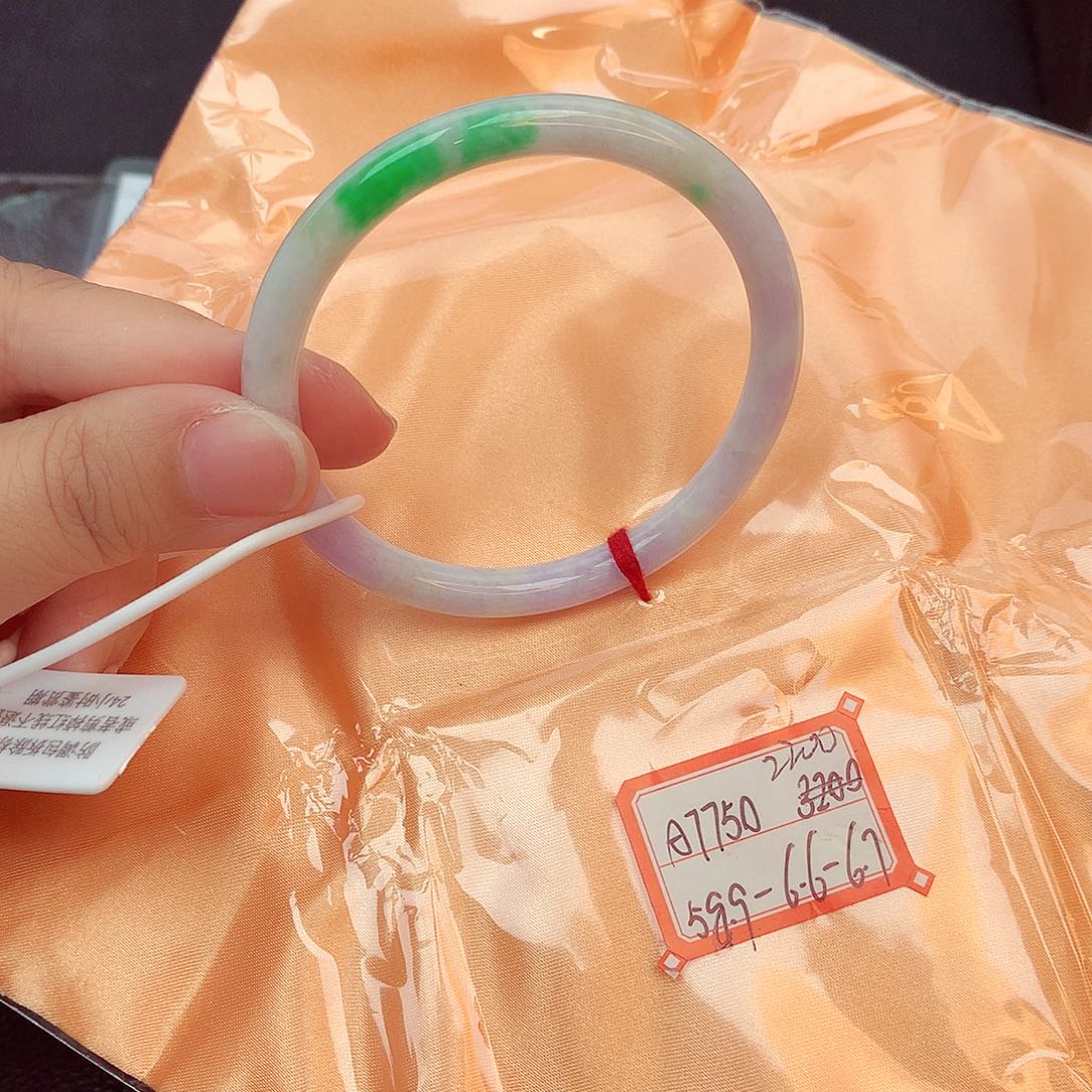 翡翠未镶嵌手镯缅甸翡翠