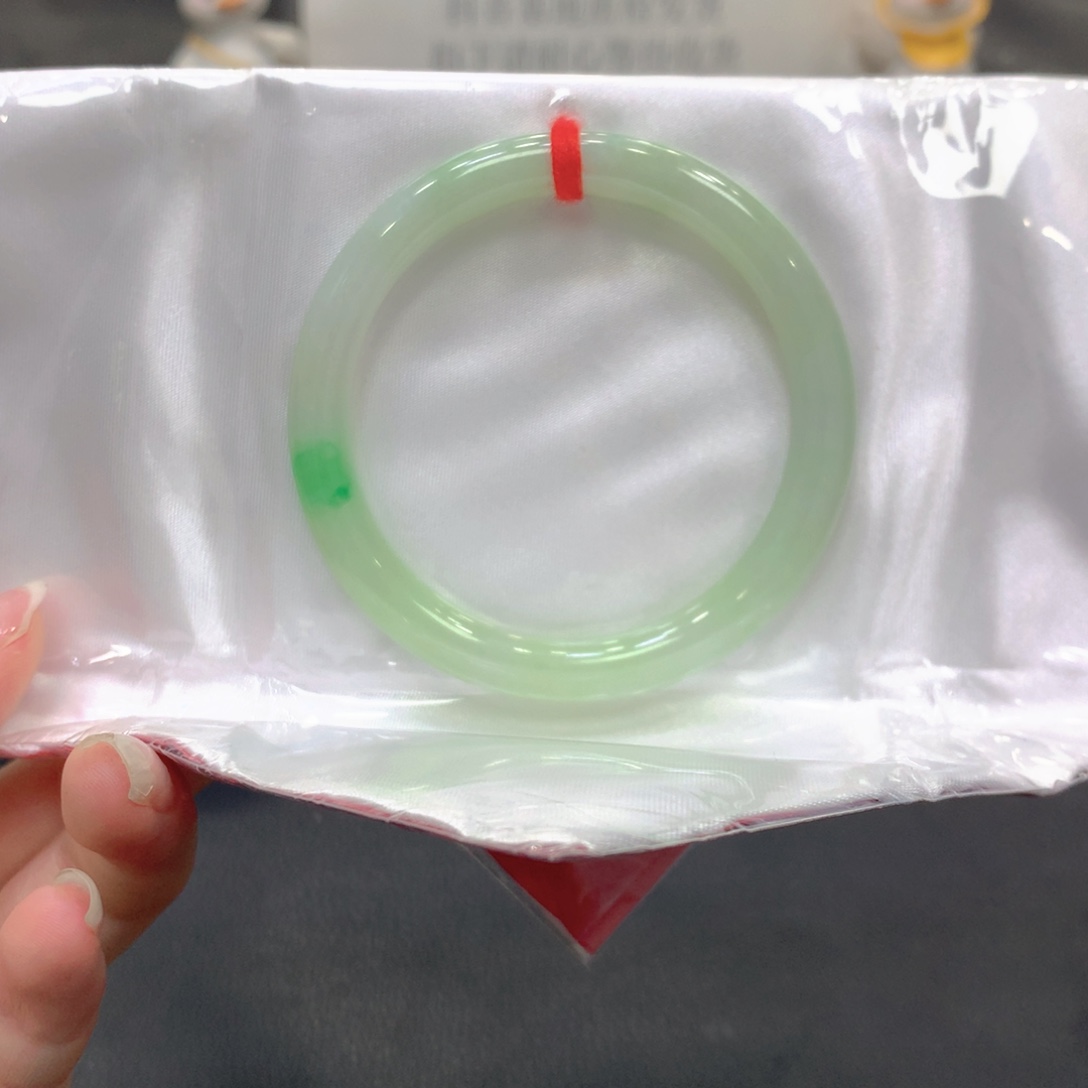 翡翠未镶嵌手镯3号