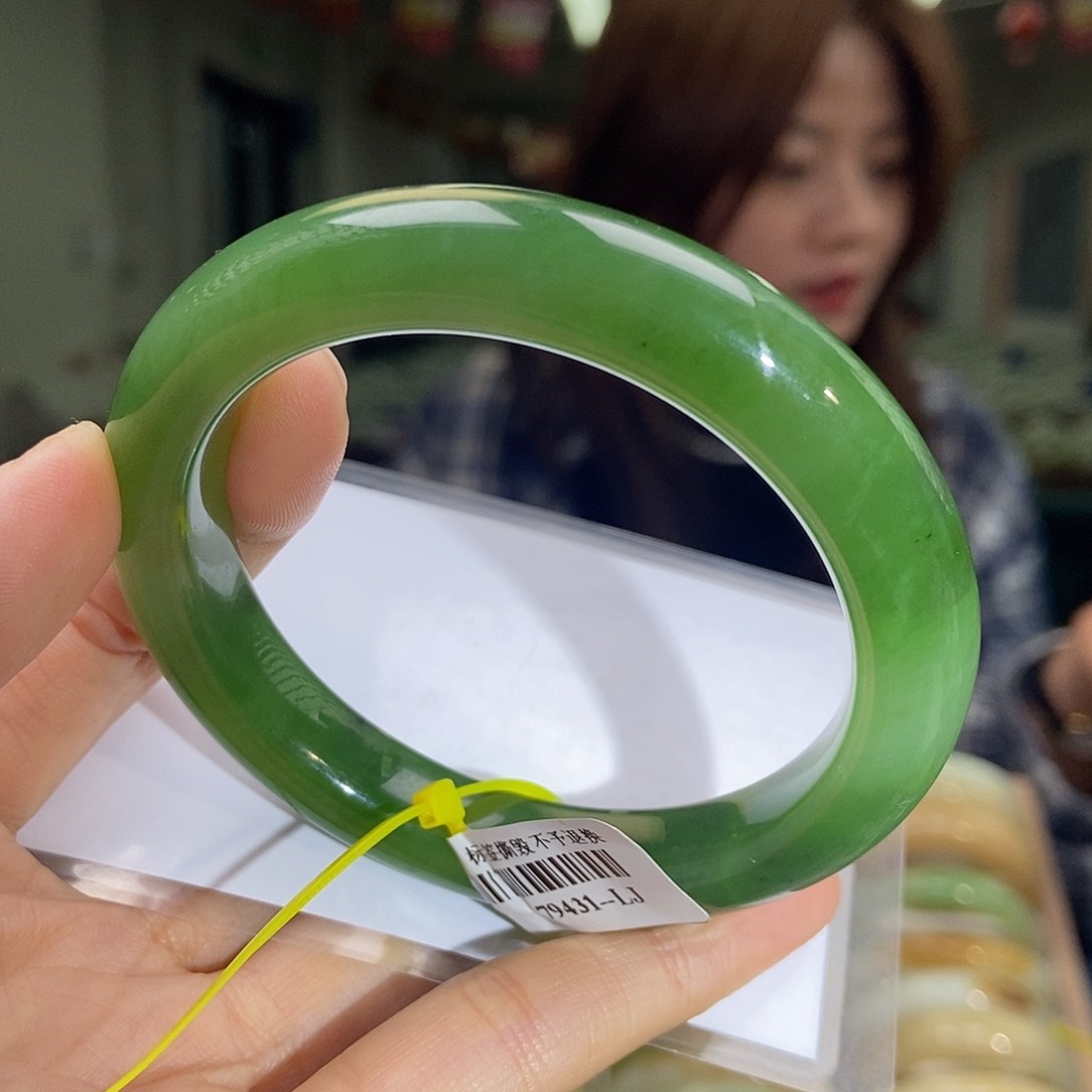 和田玉手镯未镶嵌56 57