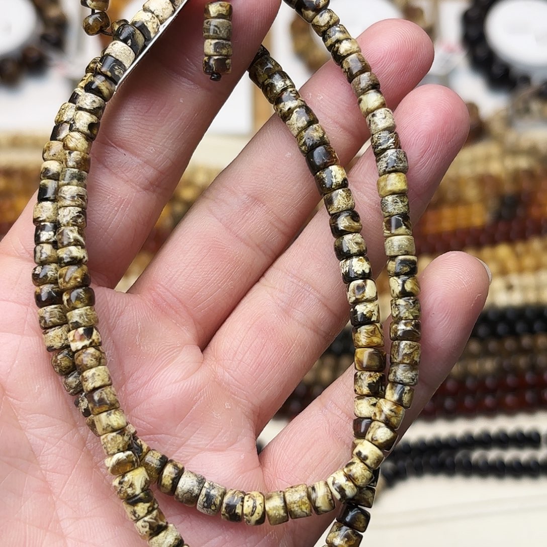 琥珀未镶嵌裸石五91799