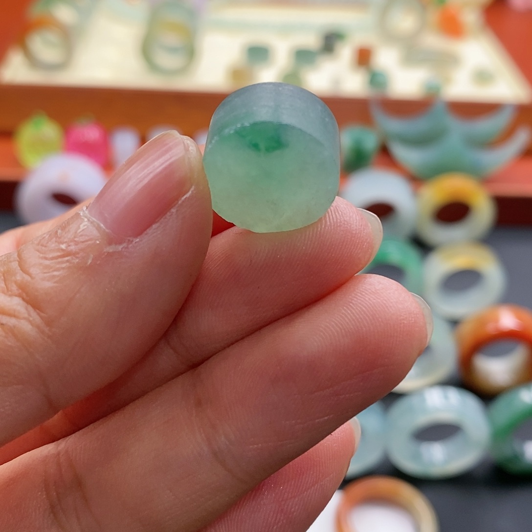 星***星定制翡翠未镶嵌翡翠