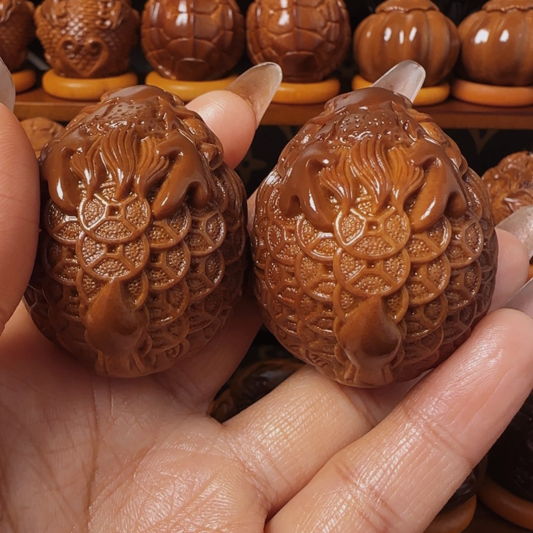 橄榄核把件用****4金钱龟手把件42