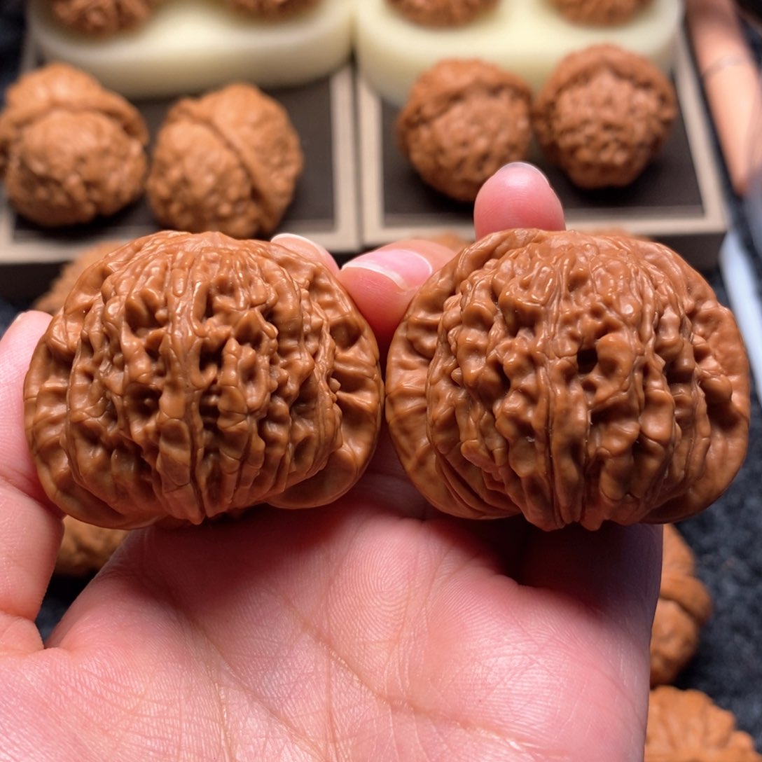 文玩核桃把件毕业四座楼44