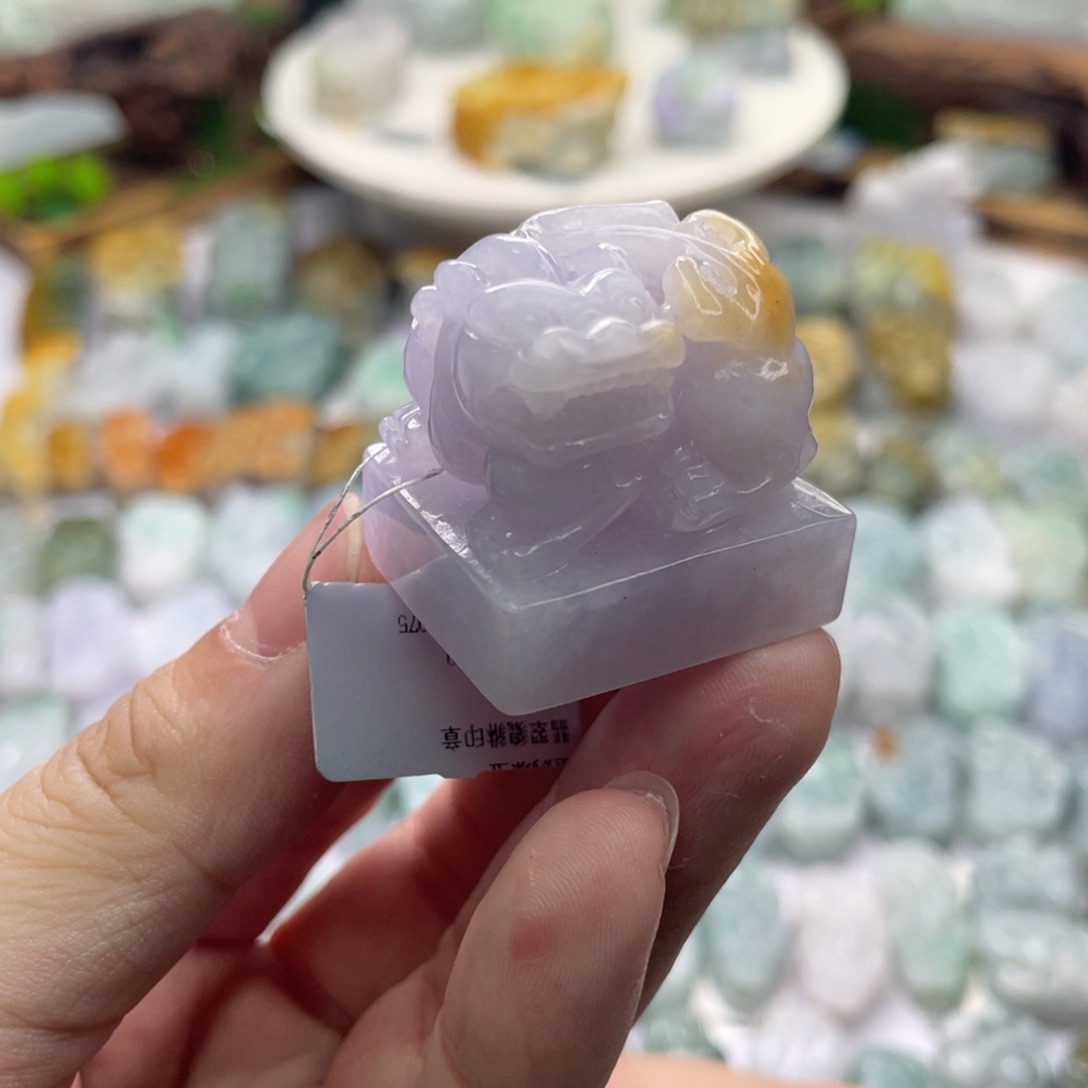 翡翠颈饰未镶嵌貔貅