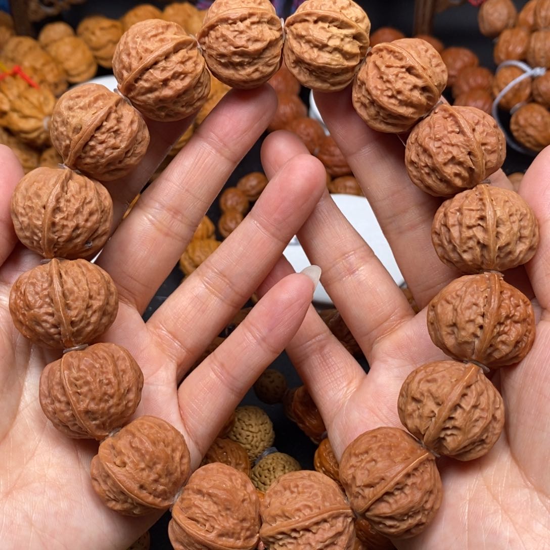 桃核手串红寿桃，