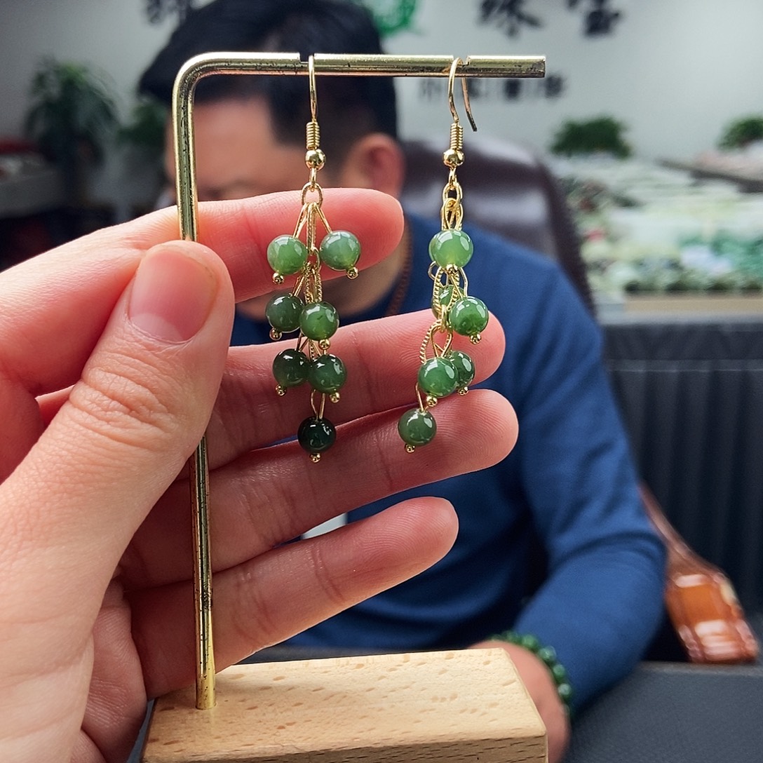 和田玉未镶嵌耳饰颜色多样性发拍一发一