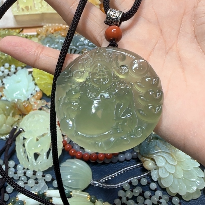未镶嵌蛇纹石玉吊坠