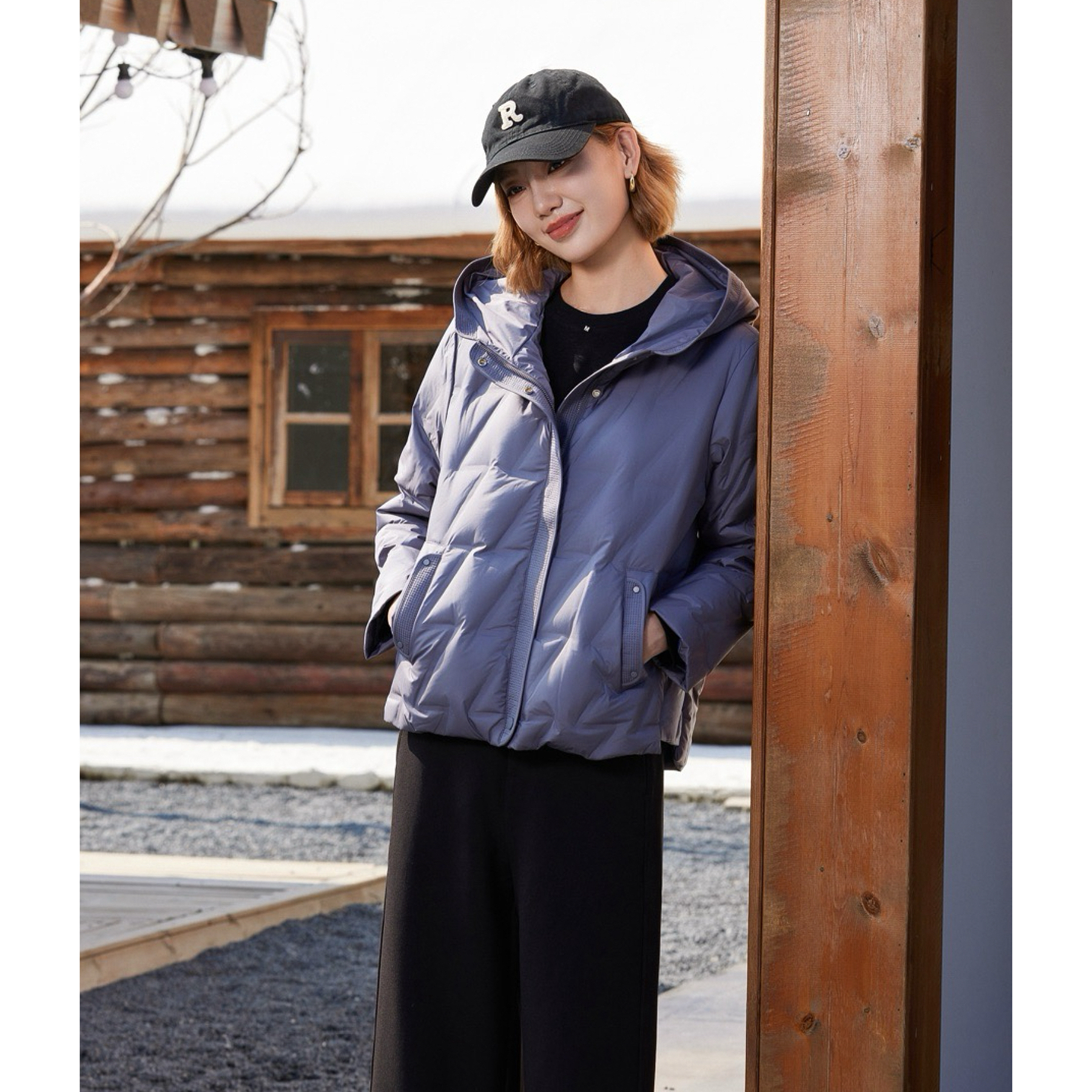 希茜9908 秋冬新款白鸭绒连帽女士百搭保暖羽绒服