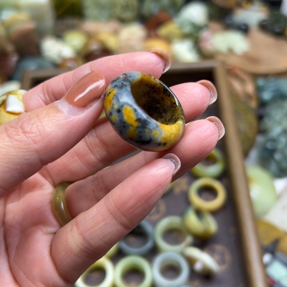 一***）岫玉未镶嵌颈饰花玉球蓝18