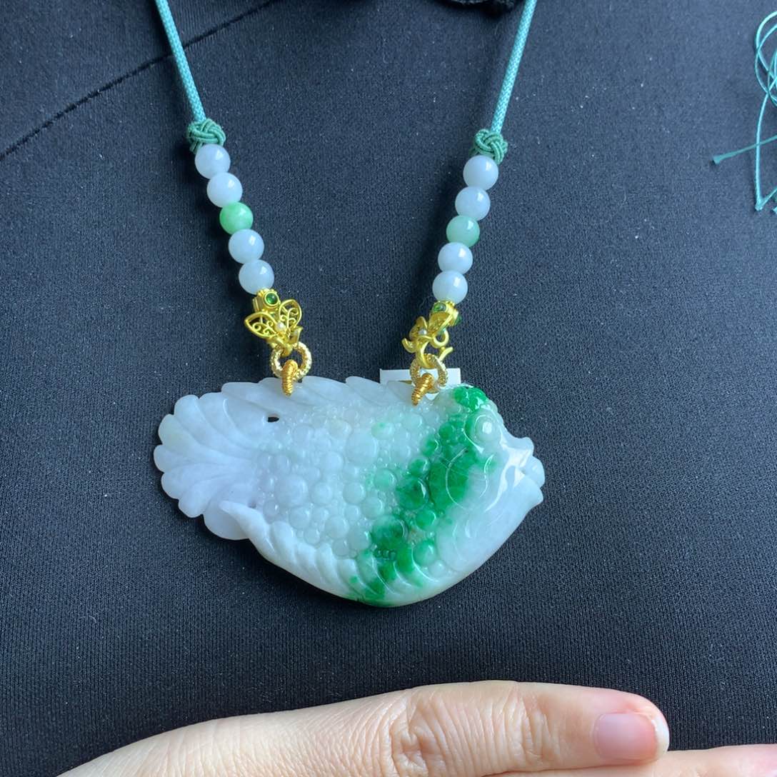 翡翠颈饰未镶嵌翡翠