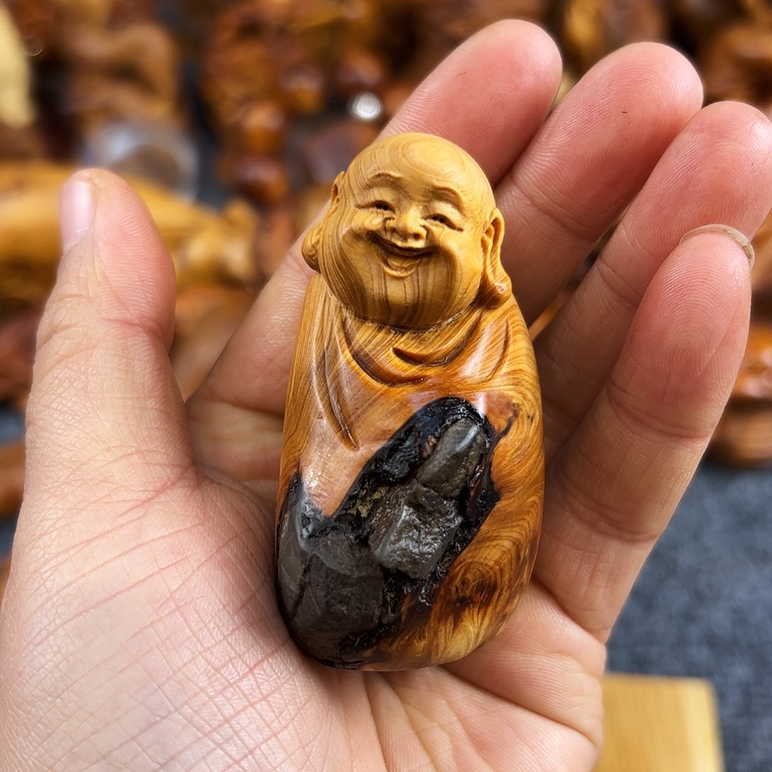 柏木太行崖柏陈化根抱石弥勒