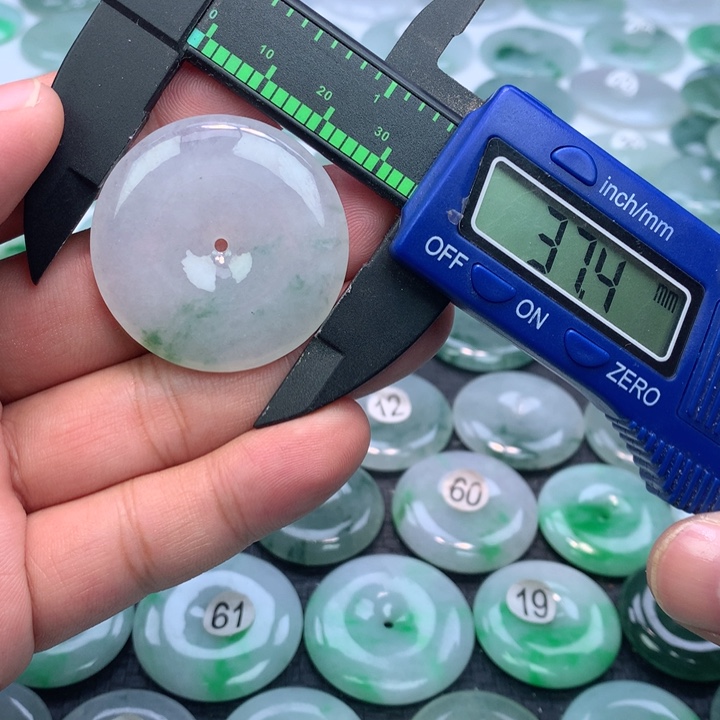 翡翠颈饰未镶嵌缅甸天然A货翡翠