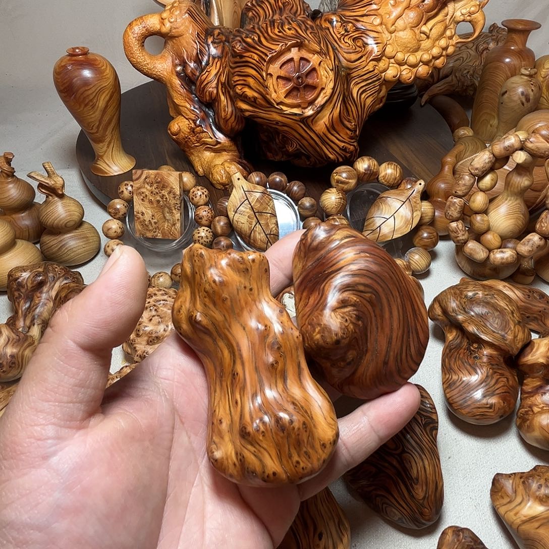 要***滚木质类太行崖柏手把件